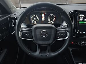 Volvo  T5 AWD MOMENTUM LED NAVI LEDER H&K LM19