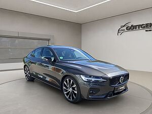 Volvo  Plus B4 Mild-Hybrid Dark AHK LM20 PANO NAVI