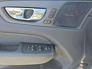 Volvo  T8 AWD Recharge RDesign NAVI PANO LED