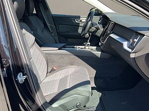 Volvo  B4 CORE ACC PDC KAMERA GOOGLE MAPS 18 ZOLL