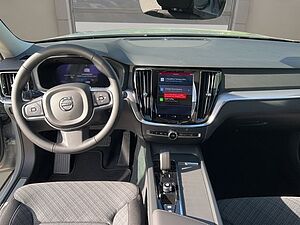 Volvo  B3 Core AHK NAVI LED KAMERA PDC LED LM