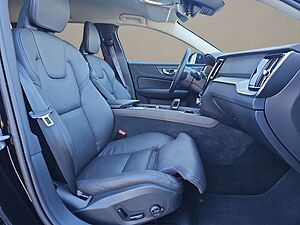 Volvo  B4 Plus Dark NAVI ACC LED LM18 KAMERA SITZH.