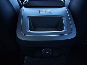 Volvo  B4 Plus Dark NAVI ACC LED LM18 KAMERA SITZH.