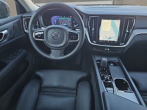 Volvo  B4 Plus Dark NAVI ACC LED LM18 KAMERA SITZH.