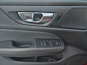Volvo  T8 AWD Recharge R Design AHK LED SITZKOMFORT
