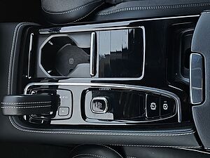 Volvo  T8 AWD Recharge R Design AHK LED SITZKOMFORT