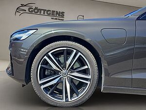 Volvo  T6 AWD Plug-in R Design NAVI LED 19LM PANO