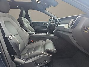Volvo  B5  AWD Ultimate Dark AHK NAVI 360° STANDH
