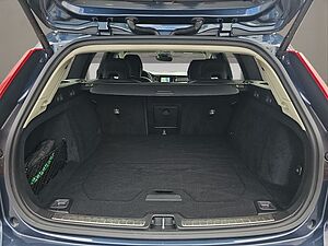 Volvo  B4 D Plus Dark ACC Navi Harman Kardon LED