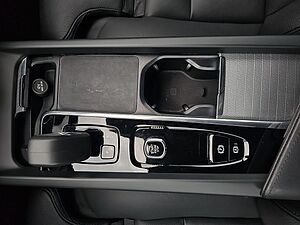 Volvo  B4 D Plus Dark ACC Navi Harman Kardon LED