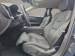 Volvo  B4 D Plus Dark ACC Navi Harman Kardon LED