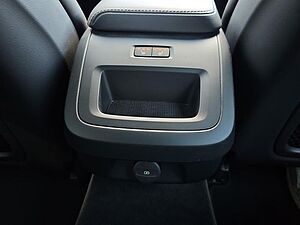 Volvo  B4 Plus Dark AHK LED NAVI GOOGLE H&K 18LM