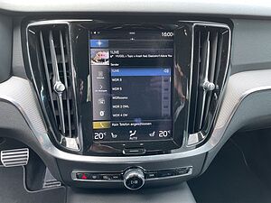 Volvo  T8 AWD R-DESIGN AHK NAVI LED WINTER PAKET