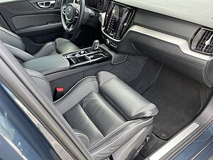 Volvo  T8 AWD R-DESIGN AHK NAVI LED WINTER PAKET