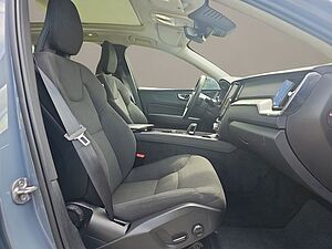 Volvo  B4 AWD Momentum Pro AHK PANO NAVI LED 18LM