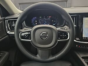 Volvo  B4 D Plus Dark ACC Navi Harman Kardon LED