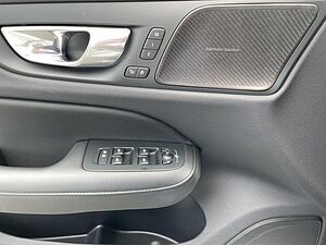 Volvo  Rech Ultimate T8 AWD PANO LED 360°19LM NAVI