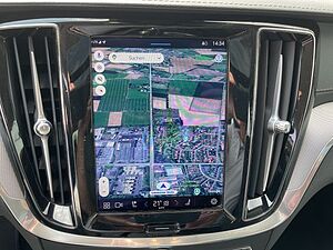 Volvo  Rech Ultimate T8 AWD PANO LED 360°19LM NAVI