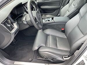 Volvo  Rech Ultimate T8 AWD PANO LED 360°19LM NAVI