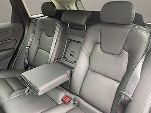 Volvo  B4 Plus Dark AHK NAVI LM21 LED LEDER el