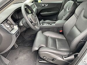 Volvo  B4 Plus Dark AHK NAVI LM21 LED LEDER el