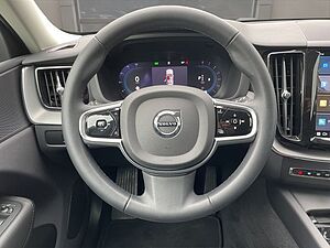 Volvo  B4 Plus Dark AHK NAVI LM21 LED LEDER el