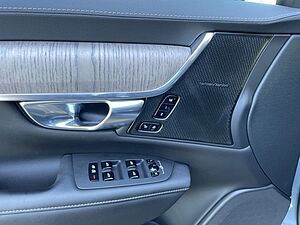 Volvo  B5  AWD Ultimate Dark LED PANO AHK H&K