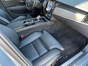 Volvo  B5  AWD Ultimate Dark LED PANO AHK H&K