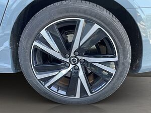 Volvo  B5  AWD Ultimate Dark LED PANO AHK H&K
