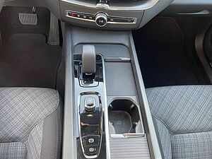 Volvo  B4 Core NAVI LED 19LM WINTER PAKET SITZH