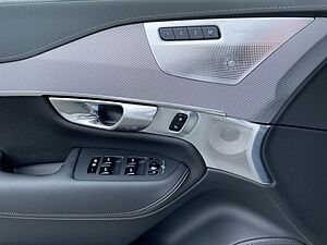 Volvo  Rech. Ultimate T8 AWD Dark 7SITZ PANO 360°