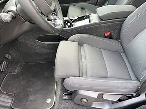 Volvo  Core Recharge Pure Electric LED 19LM GJR