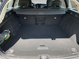 Volvo  B3 Core AHK NAVI LED KAMERA PDC LED LM