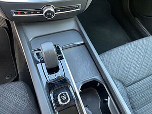 Volvo  B3 Core AHK NAVI LED KAMERA PDC LED LM