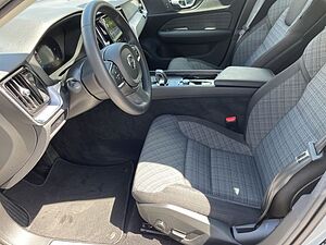 Volvo  B3 Core AHK NAVI LED KAMERA PDC LED LM