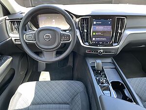 Volvo  B3 Core AHK NAVI LED KAMERA PDC LED LM