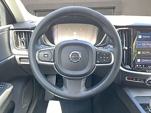 Volvo  B3 Core AHK NAVI LED KAMERA PDC LED LM