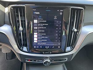 Volvo  B3 Core AHK NAVI LED KAMERA PDC LED LM