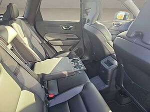 Volvo  Black Edition Plus T8 AWD 360° HARMAN