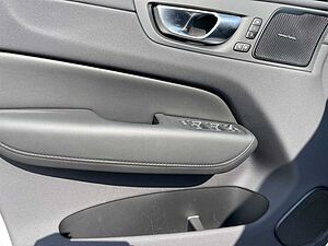 Volvo  T6 AWD Plug-in Plus Dark NAVI LED 360°