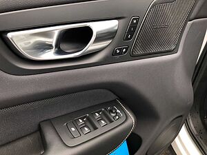Volvo  T6 RECHARGE R-DESIGN Plug-in HUD LED 22LM