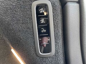 Volvo  Twin Motor AWD Ultra 7SITZ AHK 22LM MASSAGE