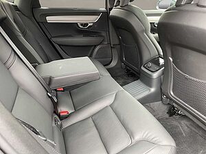 Volvo  T8 AWD Recharge Ultimate Dark PANO NAVI