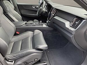 Volvo  T8 AWD Recharge R-Design LED