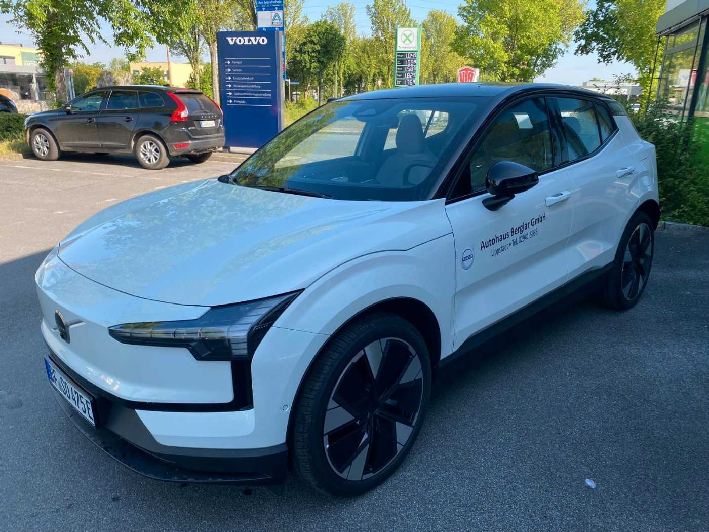 Volvo  Ultra AWD Twin Performance Pure Electric