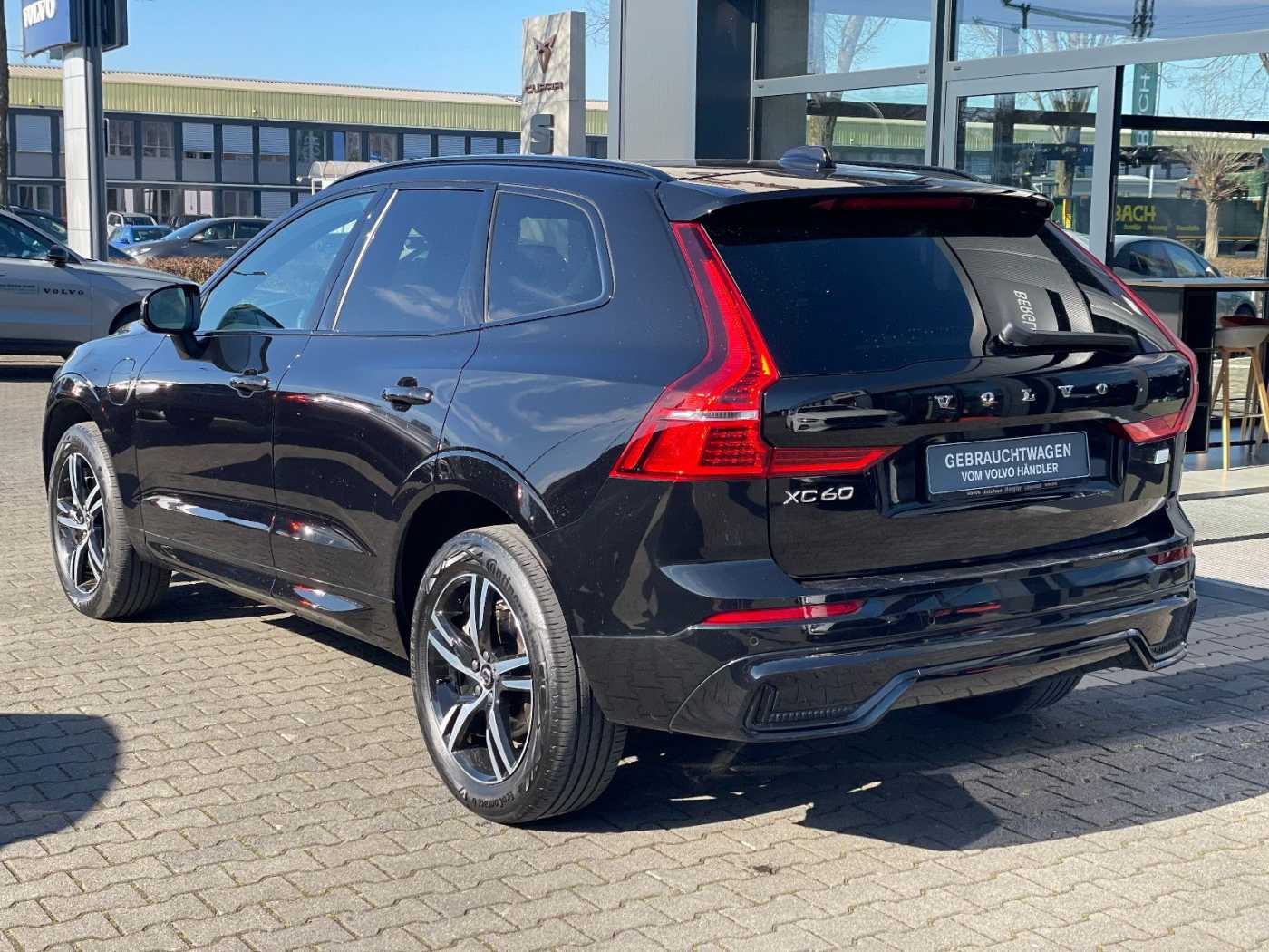 Volvo  T6 AWD  R Design PHEV Pano Navi SHZ Kamera