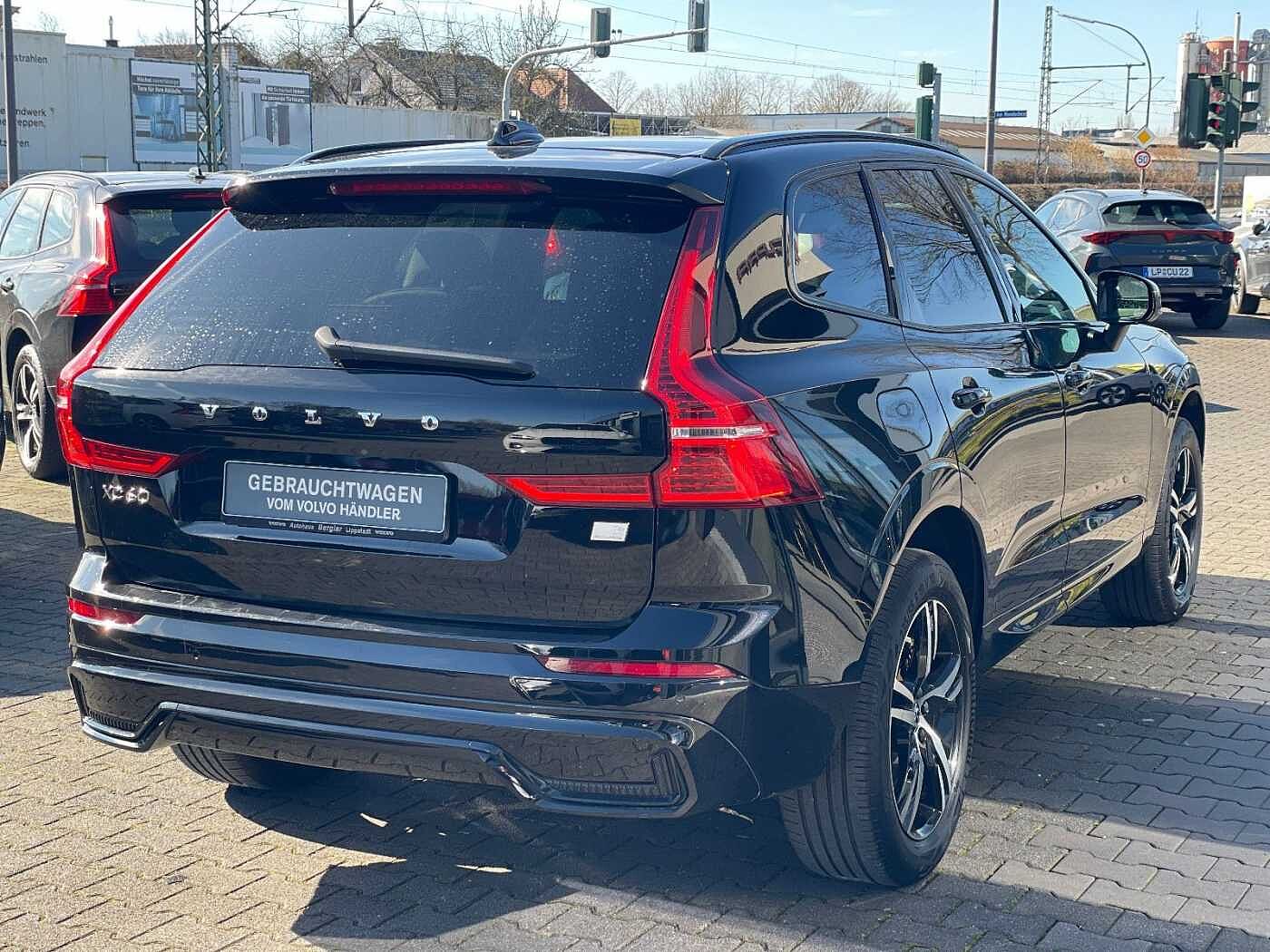 Volvo  T6 AWD  R Design PHEV Pano Navi SHZ Kamera