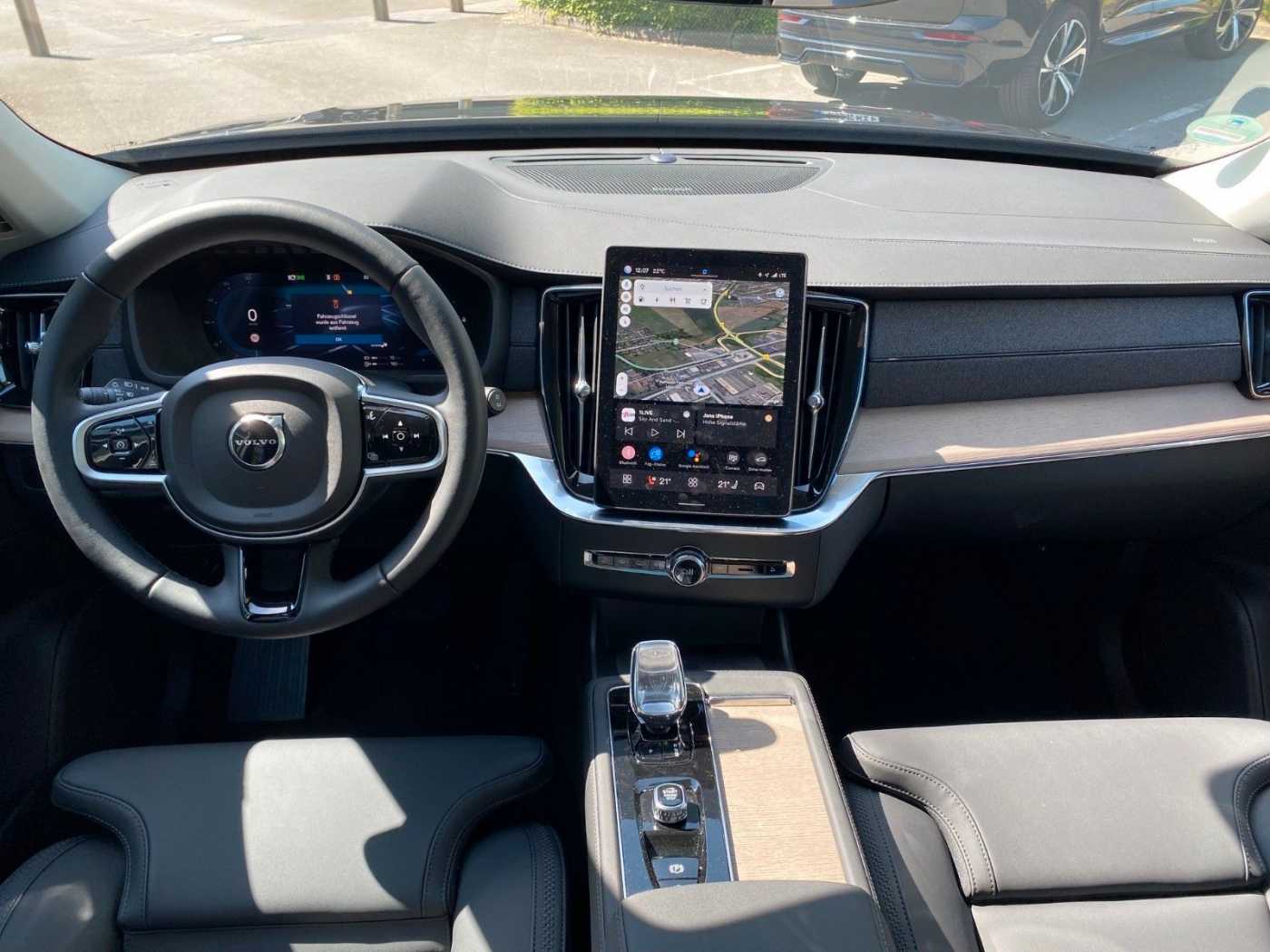 Volvo  Plus Dark T8 Recharge Plug-In Hybrid AWD