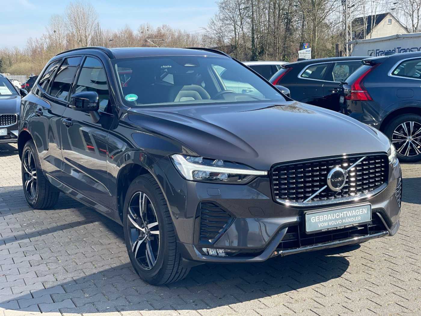 Volvo  B4 AWD R Design Pano 360* SHZ