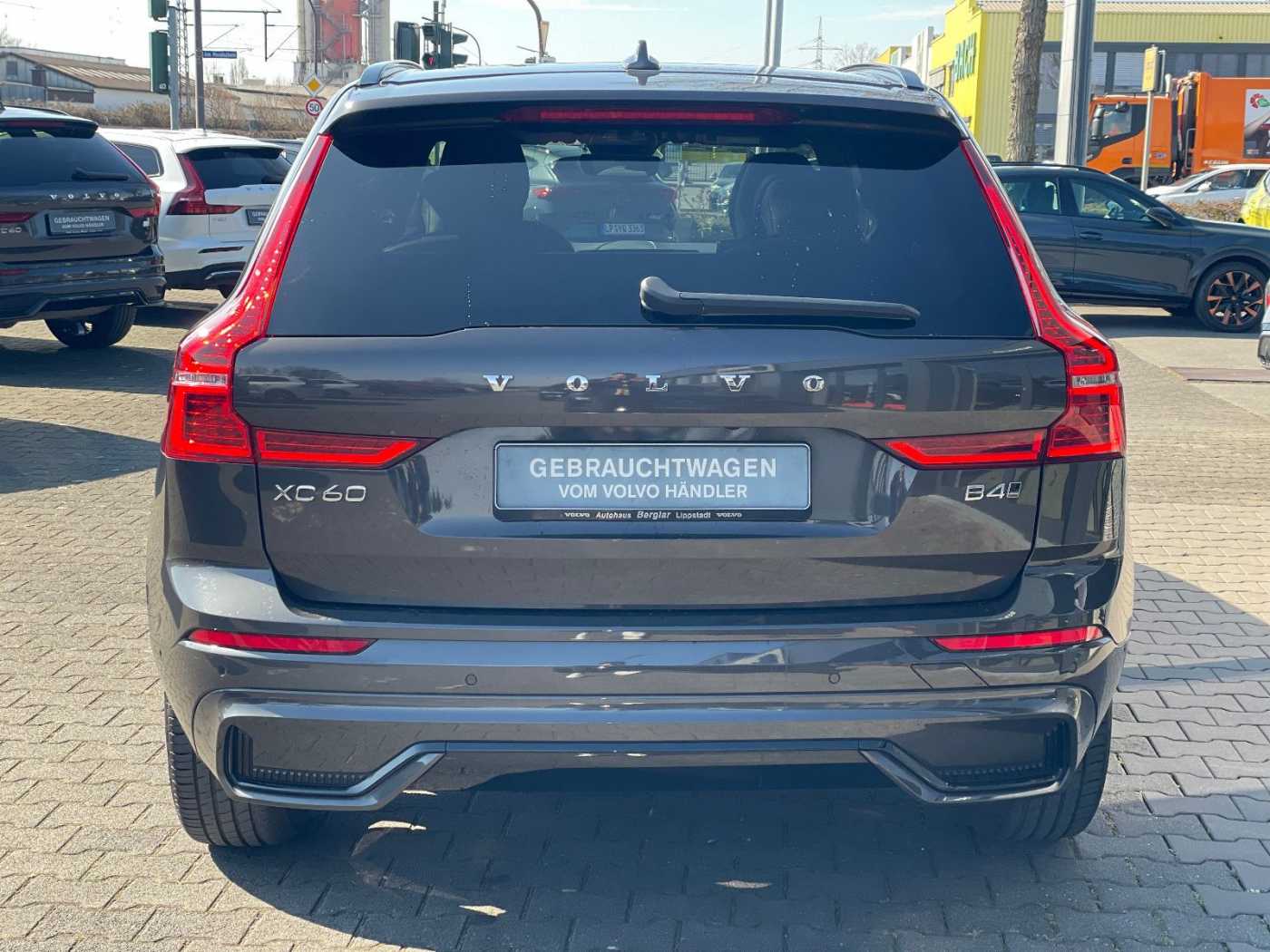 Volvo  B4 AWD R Design Pano 360* SHZ